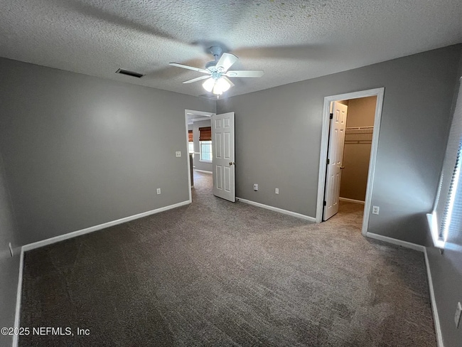 Building Photo - 6 Bedrooms 4 Bathroom 1672 Hammock Grove Lane