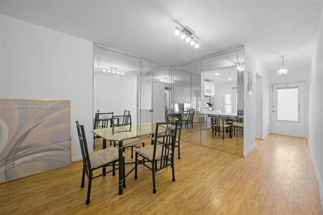 Building Photo - 450 Paradise Isle Blvd