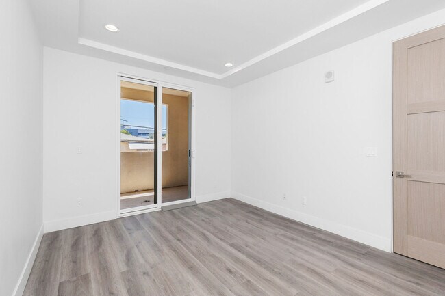 Building Photo - 4440 W 153rd St