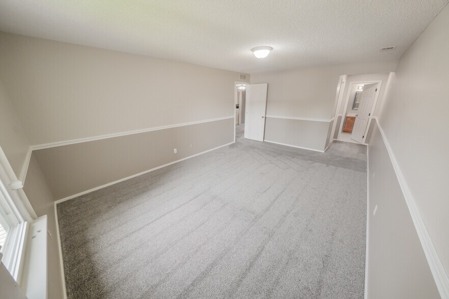 Building Photo - 4890 Harbor Point Dr