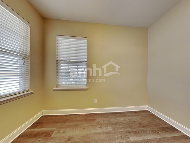 Building Photo - 248 Woodbrook Way