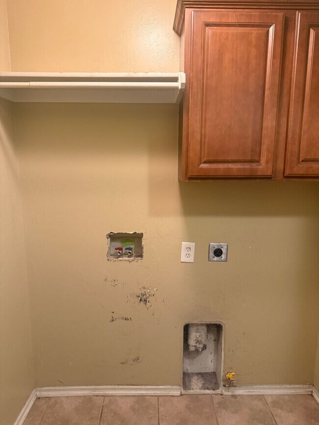 Building Photo - 10305 NW 38th Terrace