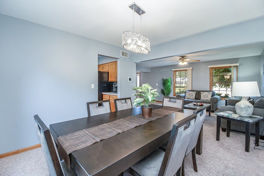 Building Photo - 8057 Mason Ln