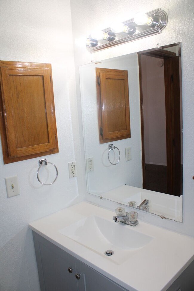 Building Photo - 1472 Sierra De Oro Dr
