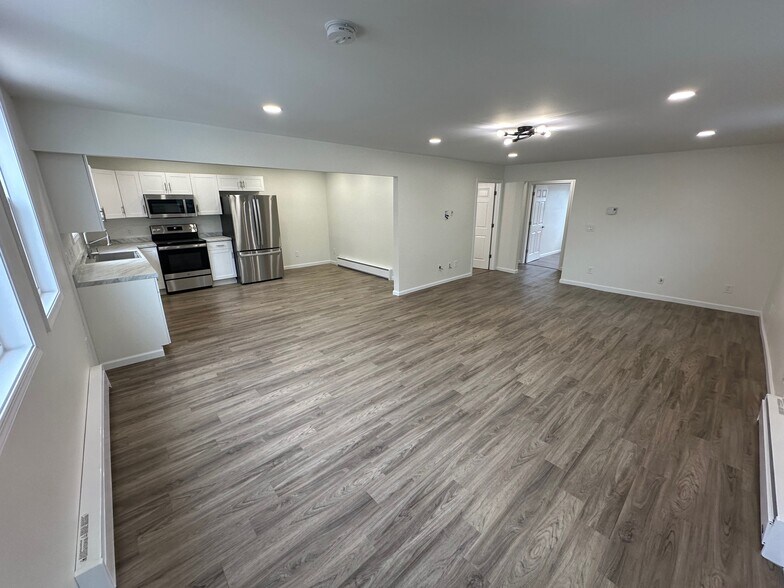 Building Photo - 106 Saint John St