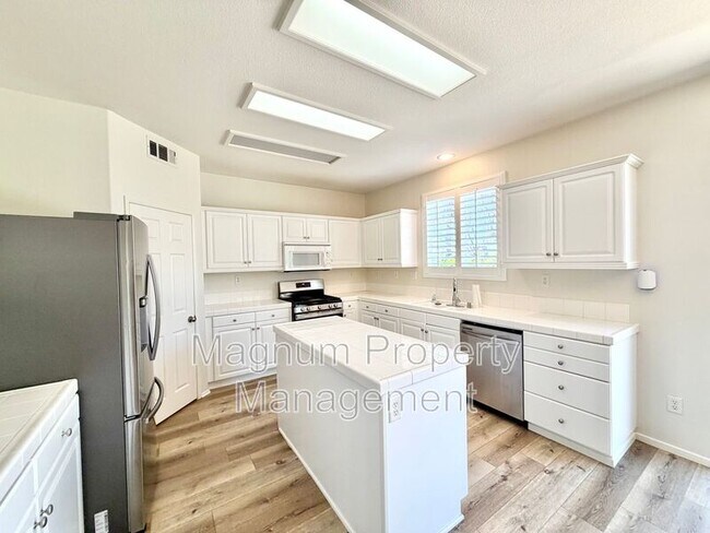 Building Photo - 46383 Vianne Ct
