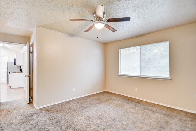 Building Photo - 13106 Townwood Dr