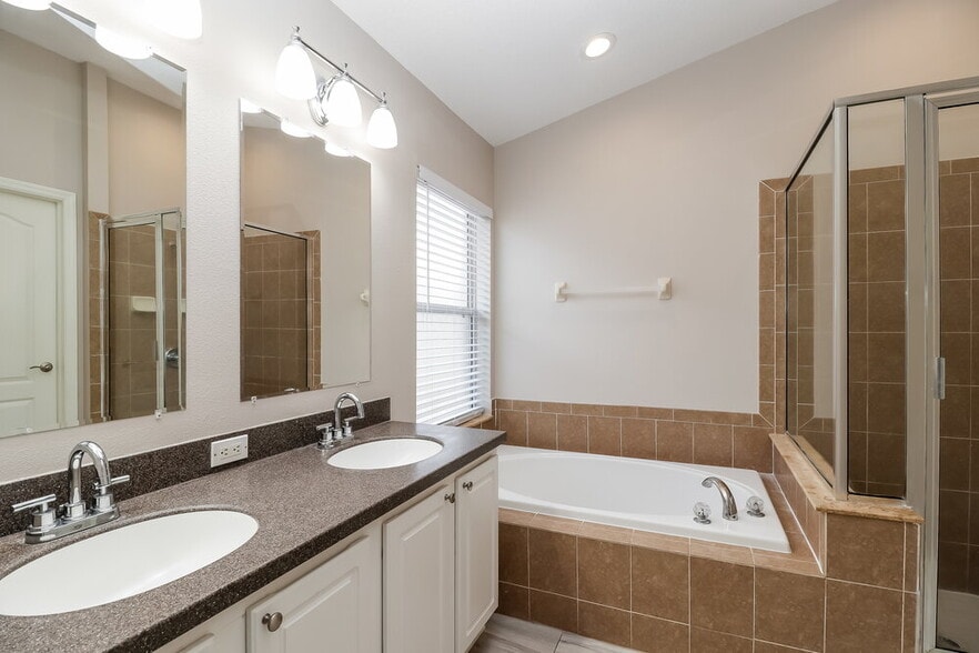 Building Photo - 10124 Coldwater Loop