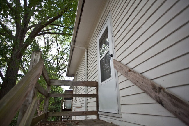 Building Photo - 212 2 McCauley Street
