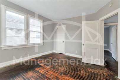 Building Photo - 44 E 45th St