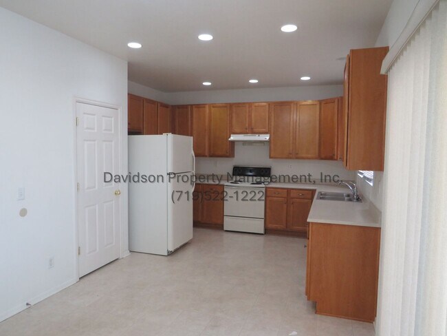 Building Photo - Beautiful 3-Bedroom House in Eastern Color...
