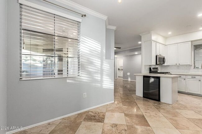 Building Photo - 2992 N Miller Rd