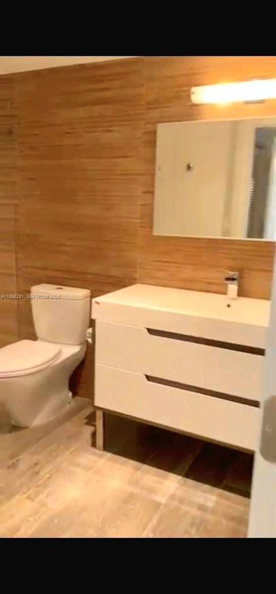 Building Photo - 1688 West Ave