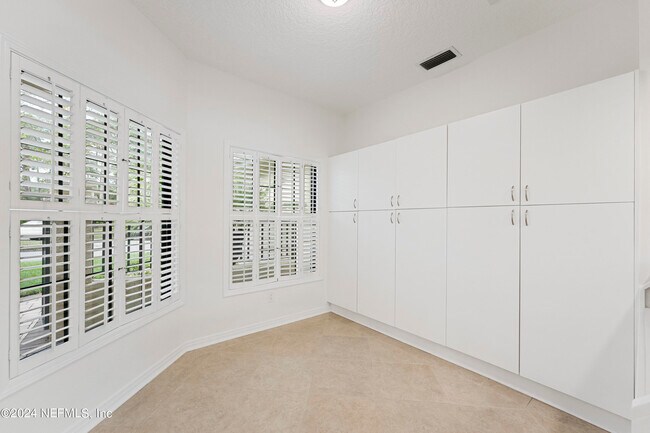 Building Photo - 9006 Portsmouth Ct