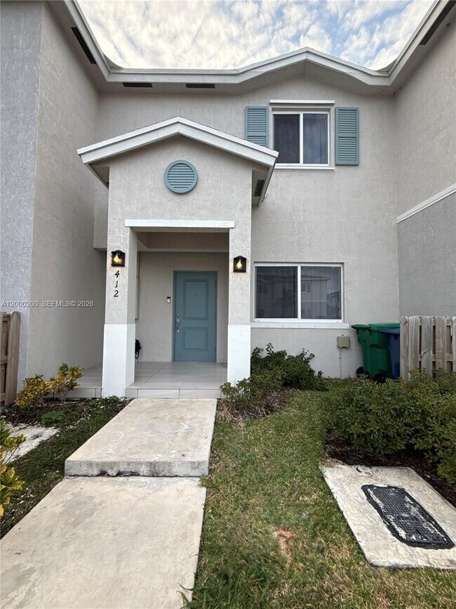 Building Photo - 412 NW 12th Pl