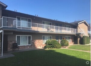 Building Photo - 12602 Kensington Lane
