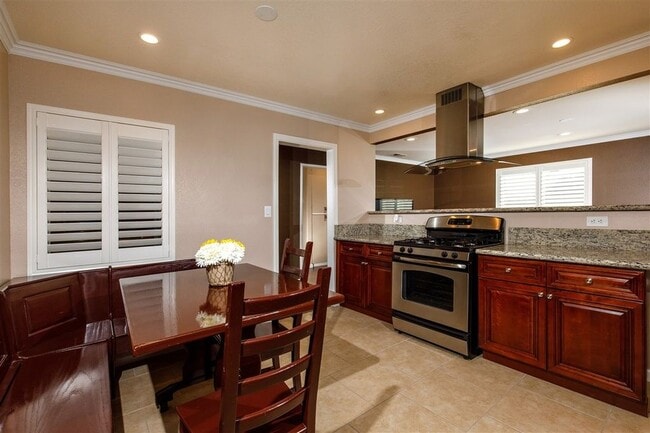 Building Photo - 395 Deep Dell Rd