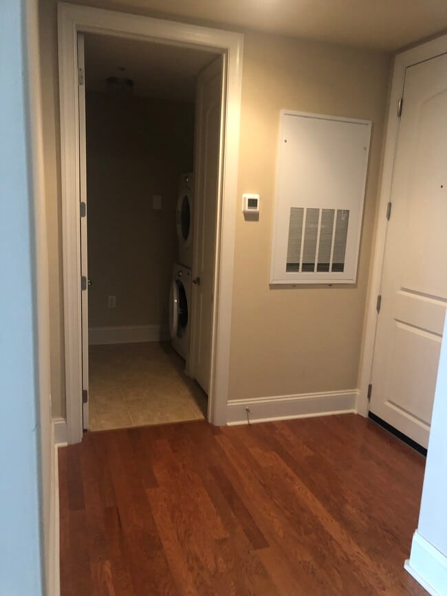 Building Photo - 4625 Piedmont Row Dr