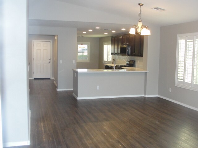 Building Photo - 2213 E Stacey Rd