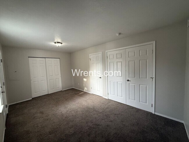 Building Photo - 1008-1010 E. Ermina