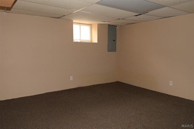 Building Photo - 6406 Woodbine Ct