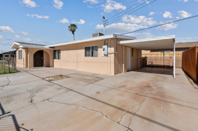 Building Photo - HOUSE FOR RENT IN EL CENTRO