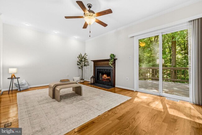 Building Photo - 6088 Heatherwood Dr