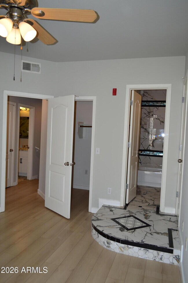 Building Photo - 1701 E Colter St