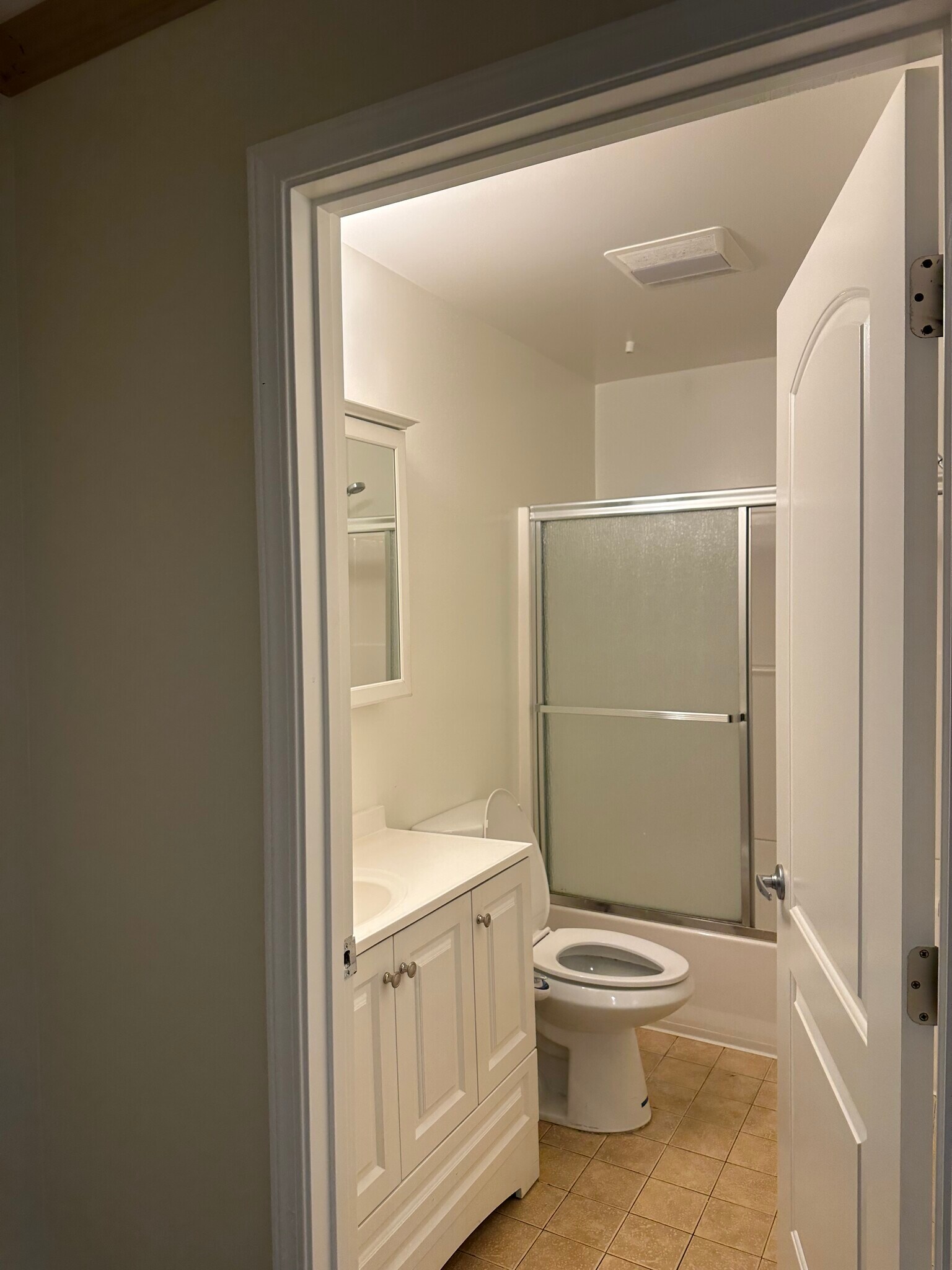 Building Photo - 14352 Tiara St