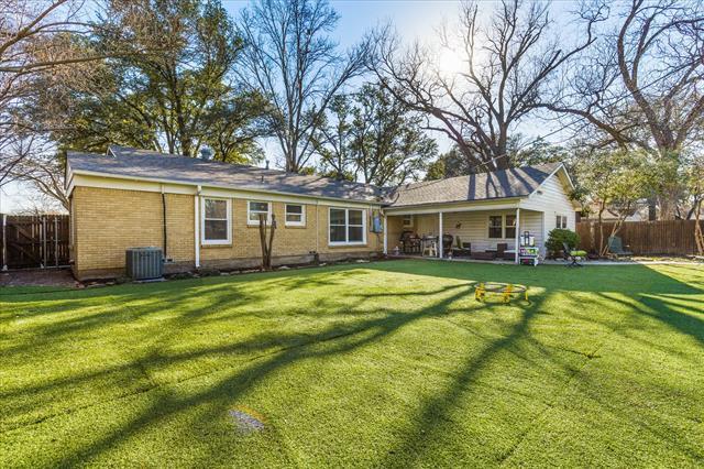 Building Photo - 3504 Corto Ave