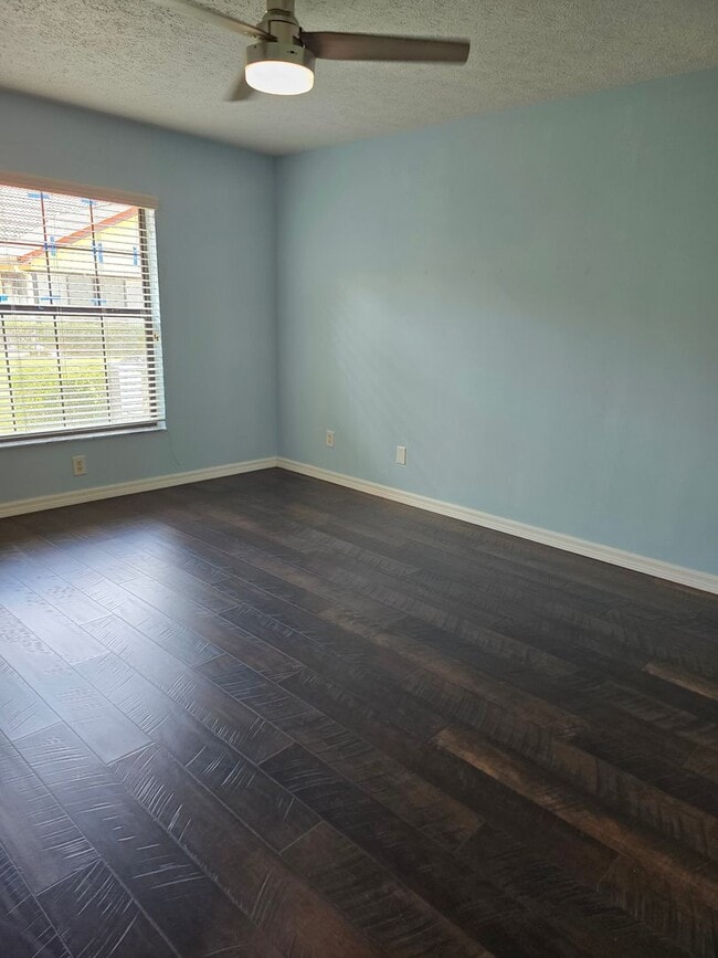 Building Photo - Gorgeous 2/2/1 in Regency Park, Inverness!!!