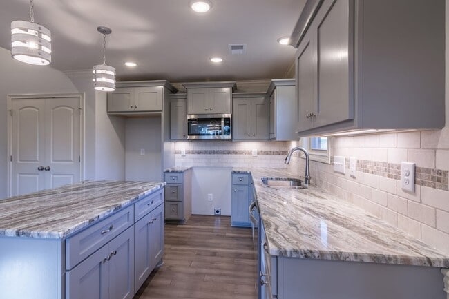 Building Photo - 1031 C P Stewart Blvd