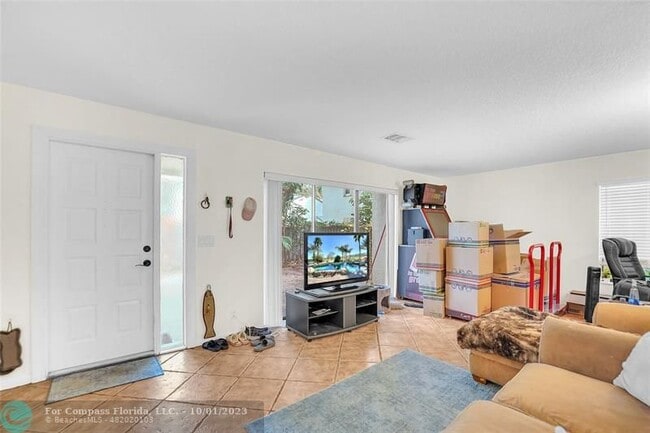 Building Photo - 3655 Cocoplum Cir