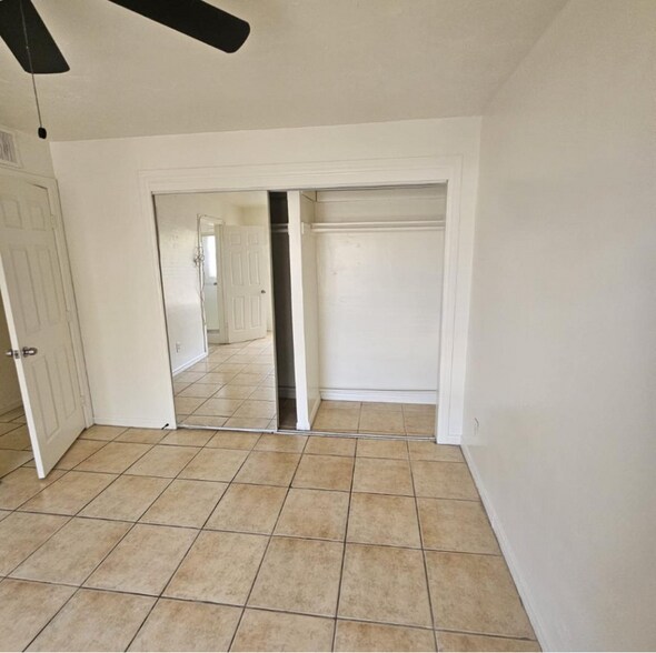 Building Photo - 4619 E Almeria Rd
