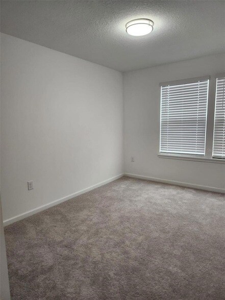 Building Photo - 3371 SE 37th Ave Rd