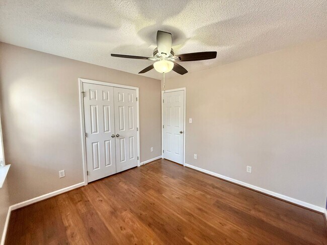 Building Photo - Charming 3BD, 2.5BA Willow Spring Home on a Corner Lot with a 2-Car Garage and a Large Fenced Bac...