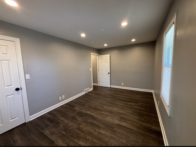 Building Photo - 703 N Alpine Rd