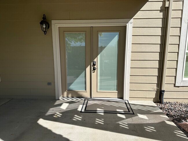 Apartment Entrance - 3813 Sky Hawk Ct