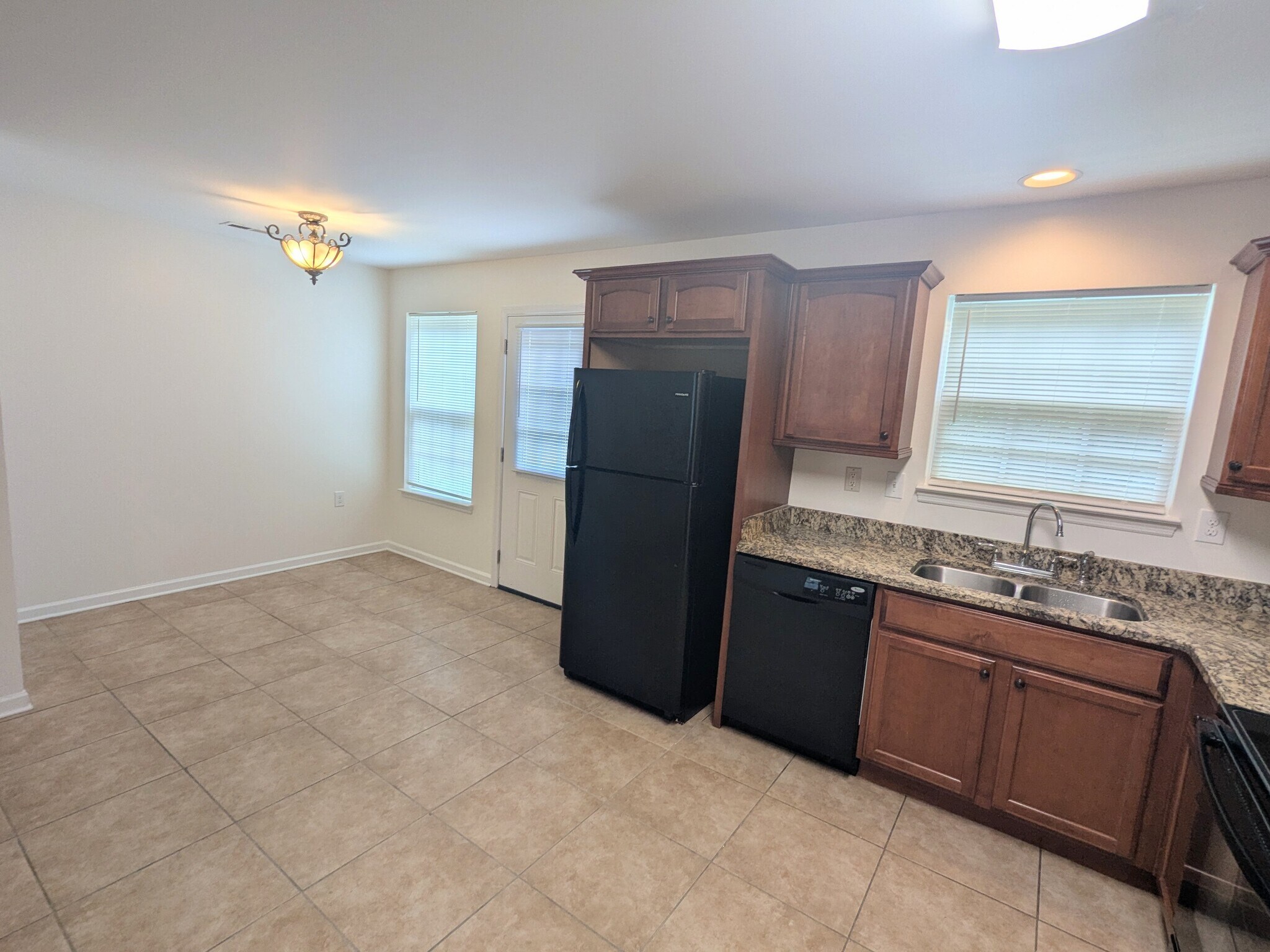 Dining room, back door, kitchen - 2237 Spring Meadow Ln SE