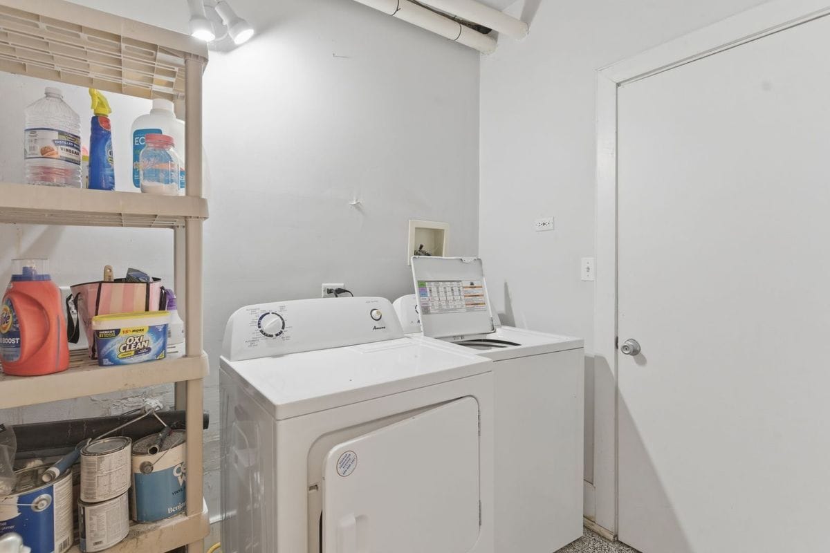 Building Photo - 1746 W Crystal St