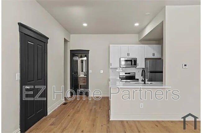 Building Photo - 2319 Indiana Ave