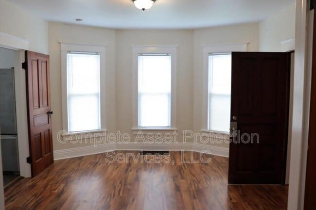Building Photo - 1406 Kentucky St