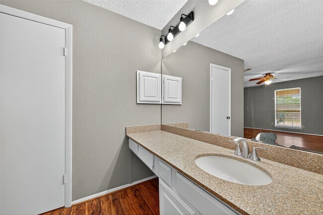 Building Photo - 16355 Sierra Grande Dr