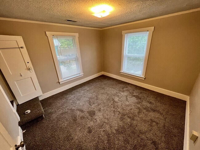 Building Photo - 1709 Laramie St