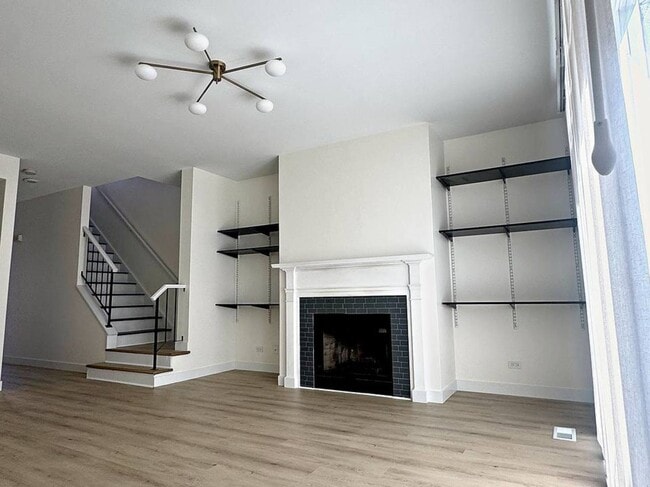 Building Photo - 295 Hunterdon Ct