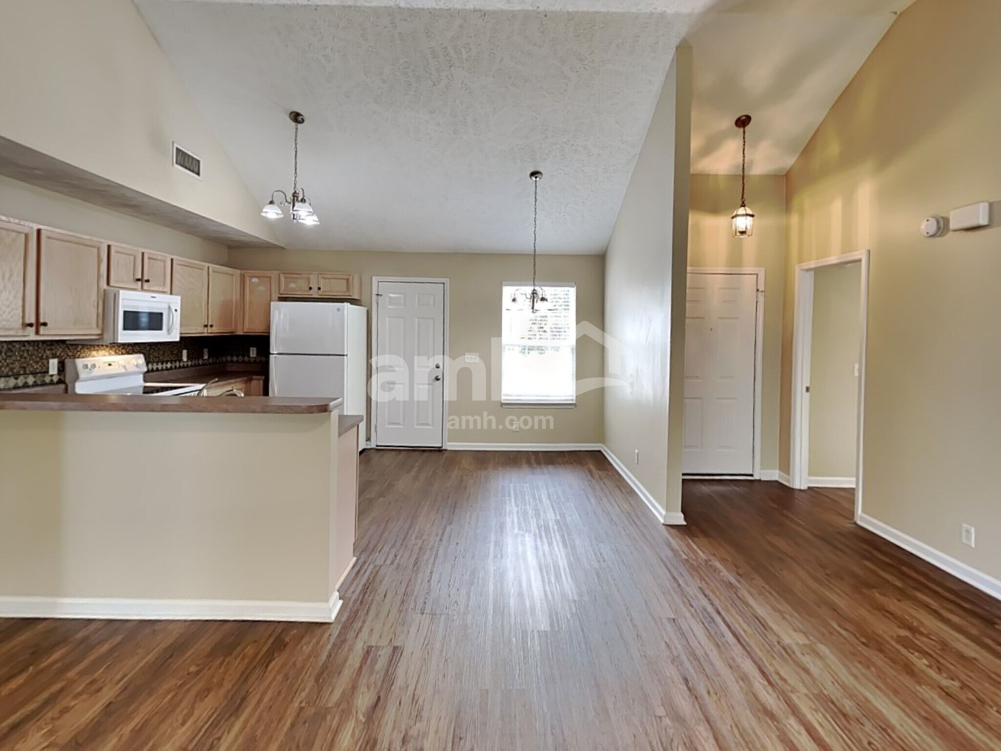 Building Photo - 3050 Weybridge Dr