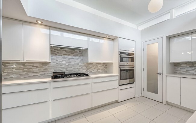 Building Photo - Exclusively Marketed by Wajdi Ahmad with Realty Of America. For more information please visit HAR...