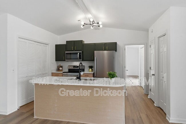 Building Photo - 3051 Casa Dr