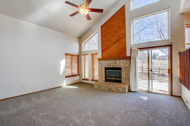 Building Photo - Spacious 4BR Home in Gleneagle!!!