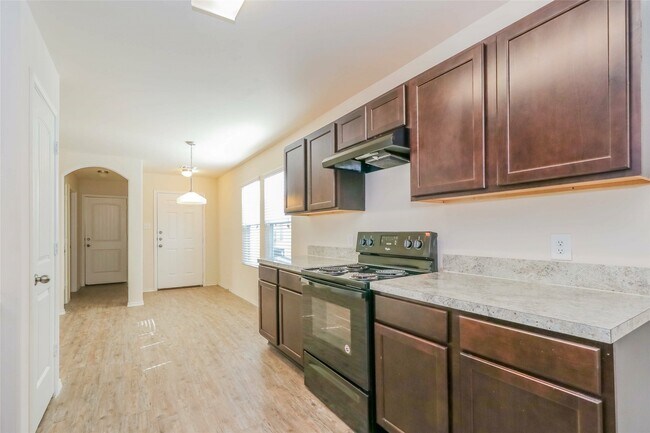 Building Photo - 13911 Westfield Dr